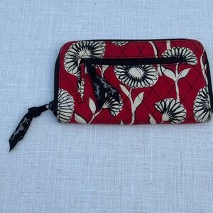 Vera Bradley Floral Quilted Wallet Clutch Wristlet Zip Around